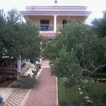 In With Seaview, Terrace, Wifi Apartman
