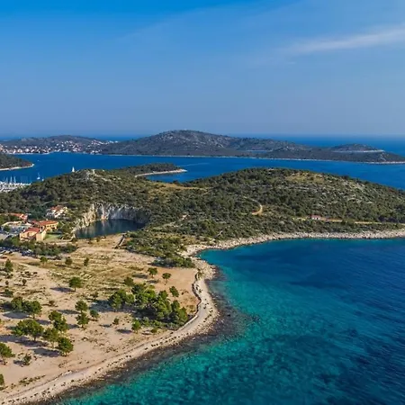 아파트 In With Seaview, Terrace, Wifi Ražanj
