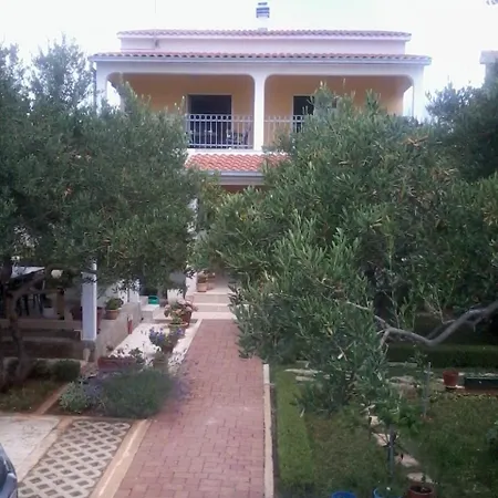 In With Seaview, Terrace, Wifi Apartmán