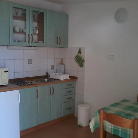 In With Seaview, Terrace, Wifi Appartement
