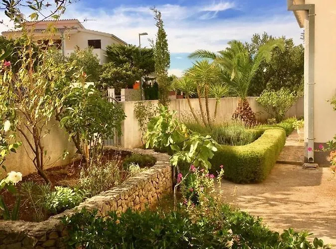 In With Seaview, Terrace, Wifi * Razanj