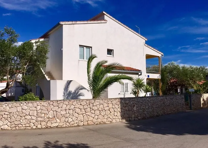 In With Seaview, Terrace, Wifi * Razanj