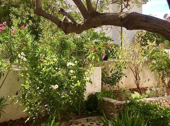 דירה In With Seaview, Terrace, Wifi