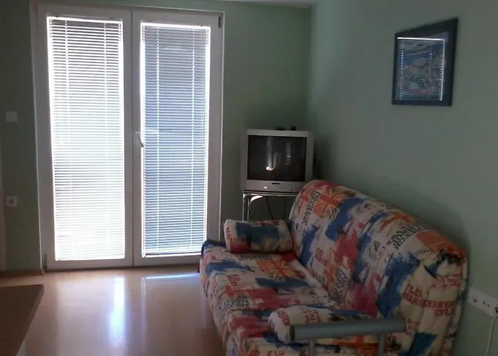 In With Seaview, Terrace, Wifi דירה *