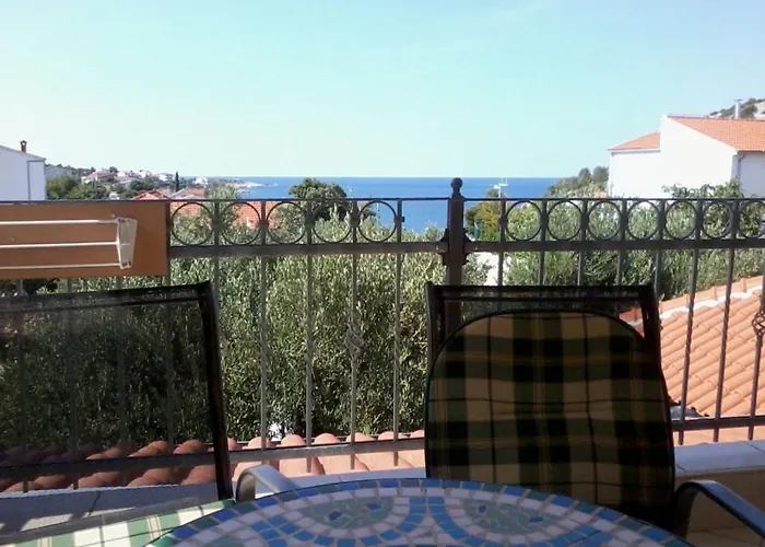 Apartman In With Seaview, Terrace, Wifi Razanj