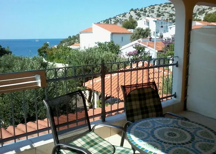 Apartman In With Seaview, Terrace, Wifi *