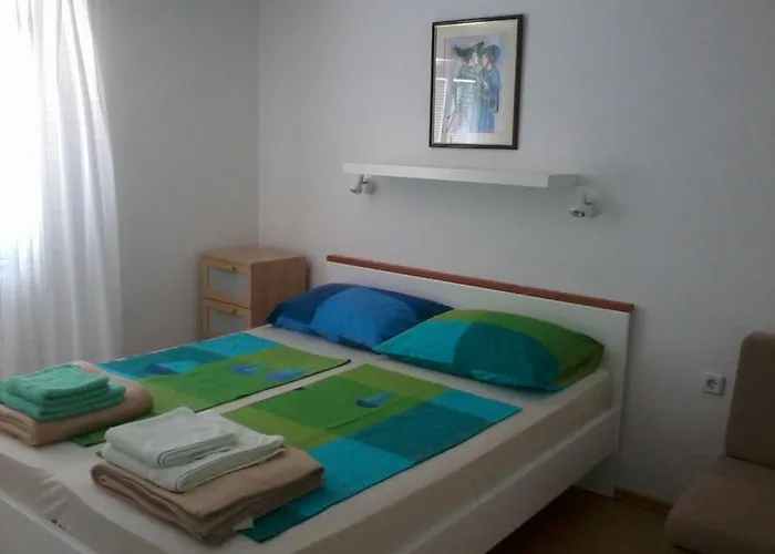 Apartman In With Seaview, Terrace, Wifi *