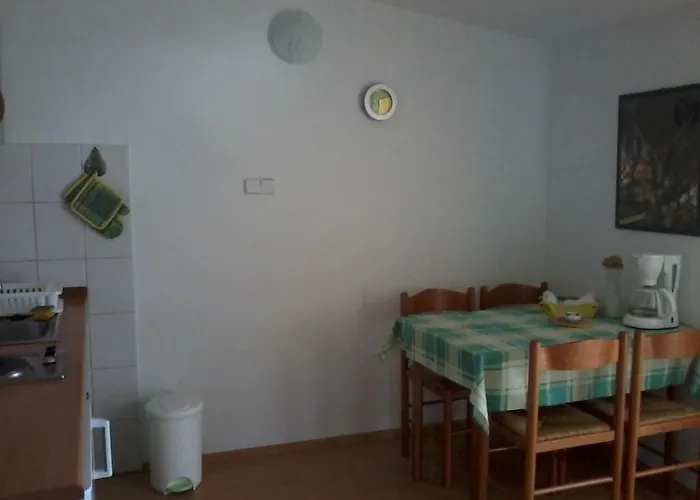 Apartman In With Seaview, Terrace, Wifi Razanj